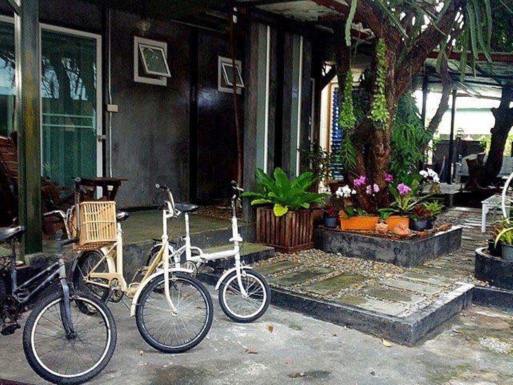 The Old Car Guesthouse Chiang Mai Extérieur photo