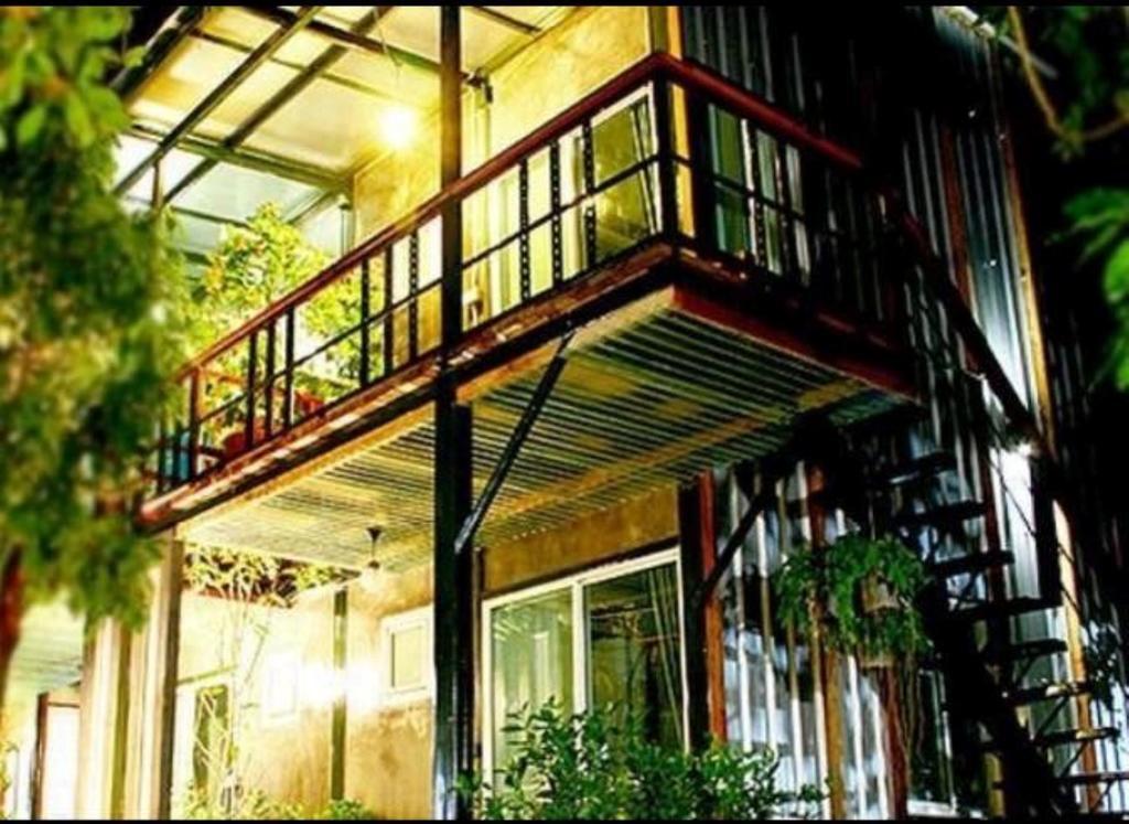 The Old Car Guesthouse Chiang Mai Extérieur photo