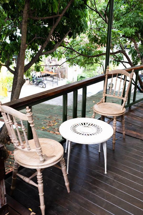 The Old Car Guesthouse Chiang Mai Extérieur photo