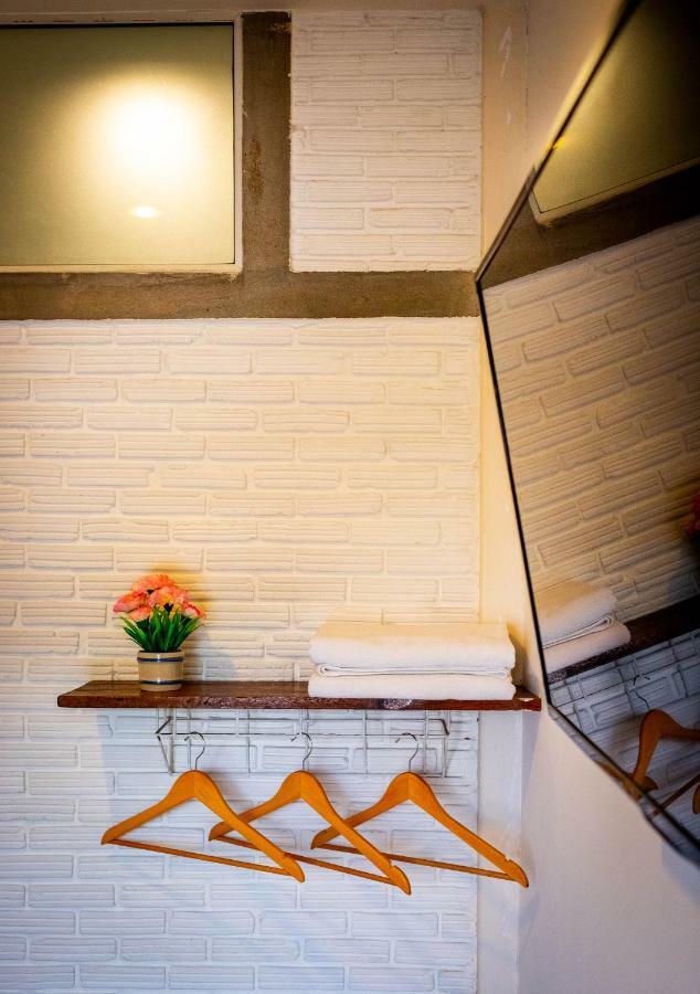 The Old Car Guesthouse Chiang Mai Extérieur photo